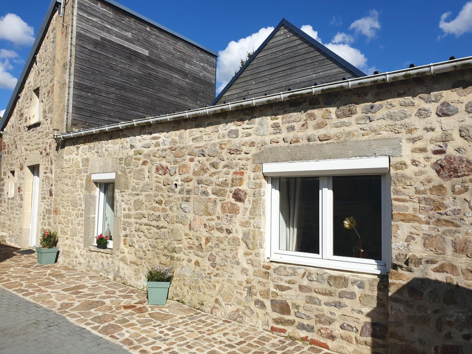 Gite Proche De Sainte Mere Eglise Montebourg Exteriör bild